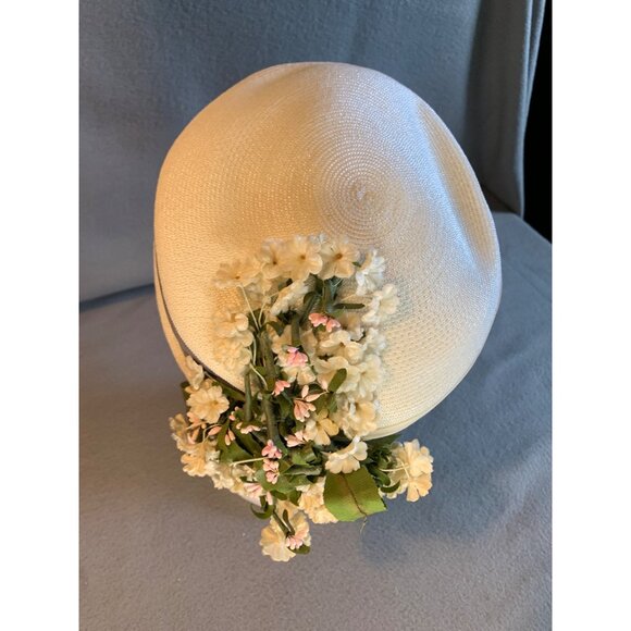 Ladies Ivory Hat with Gray Fabric Band and Small Flowers Sz 22 Vintage - Picture 4 of 9
